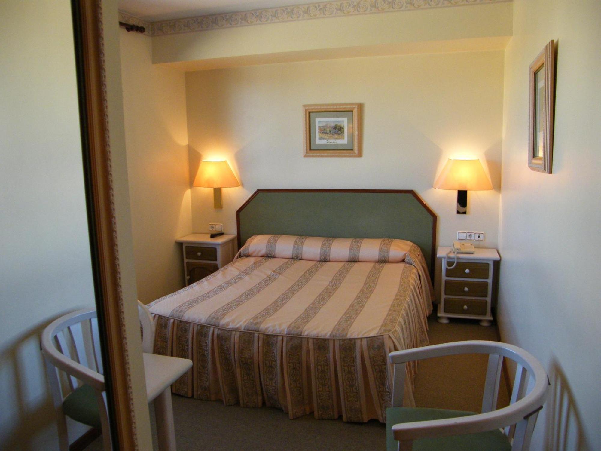 Hotel Magallon Каспе Экстерьер фото